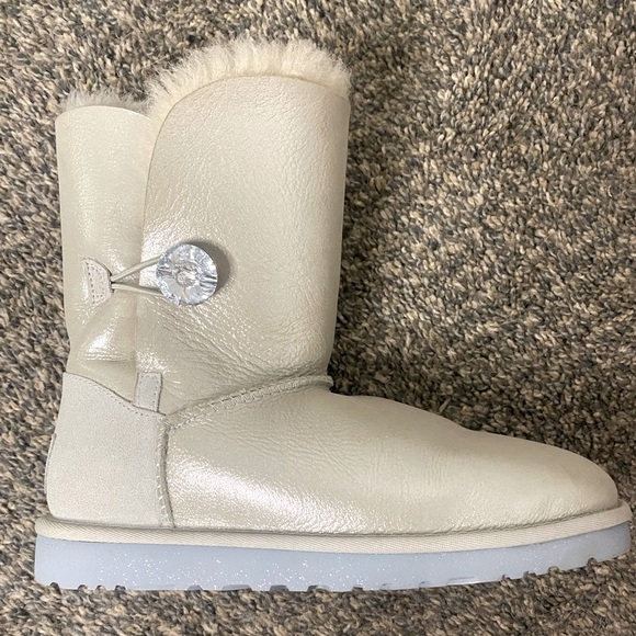 UGG Cream Ankle Boots with Button Detail - Picture 1 of 7
